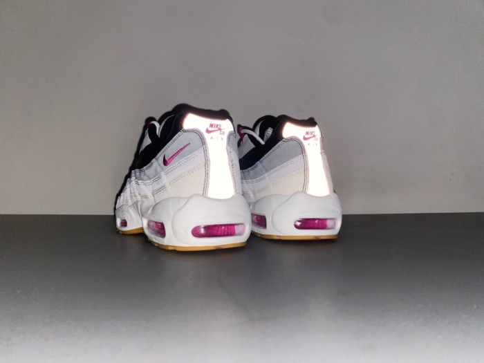 Nike SB x Air Max 95 HF7545-100