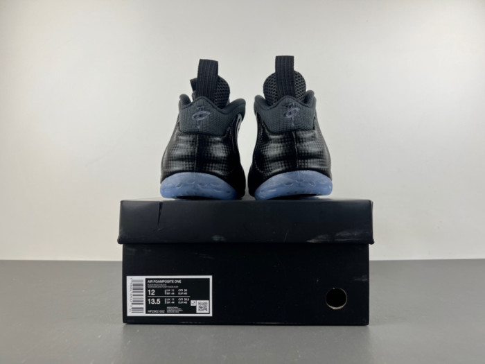 Nike Air Foamposite One “Carbon Fiber” HF2902-002