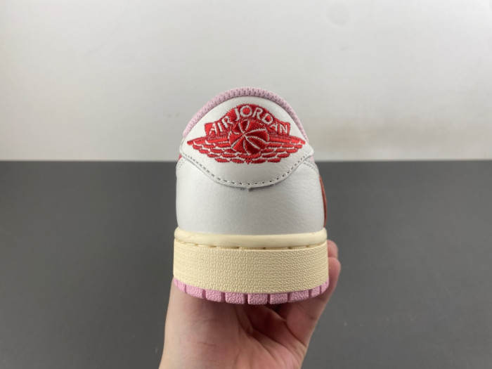 Travis Scott × AJ1 Low "Shy Pink" IQ7604-101