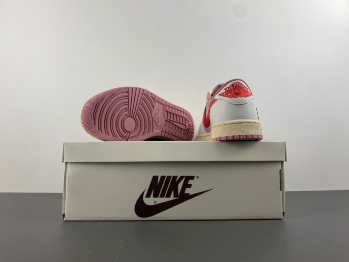 Travis Scott x Air Jordan 1 Low OG DM7866-100