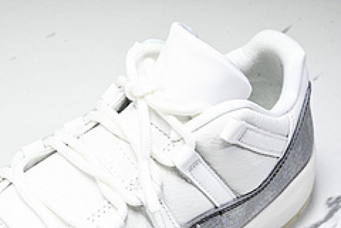 Air Jordan 11 Low HQ7000-001