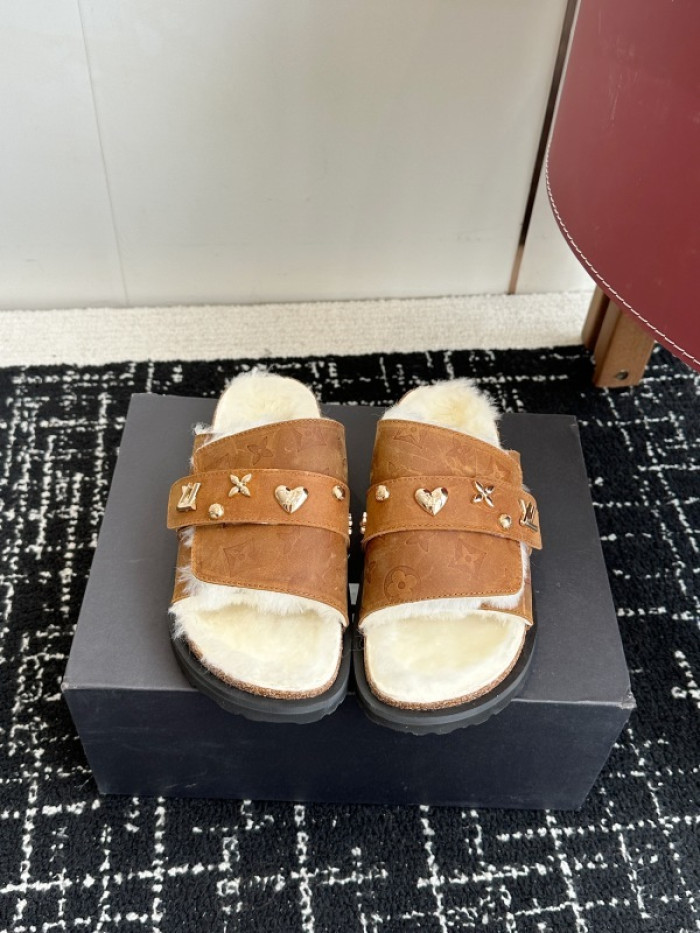L&VT SLIPPERS