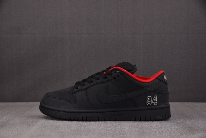S x Nike SB Dunk Low 94 Black HQ8487-001