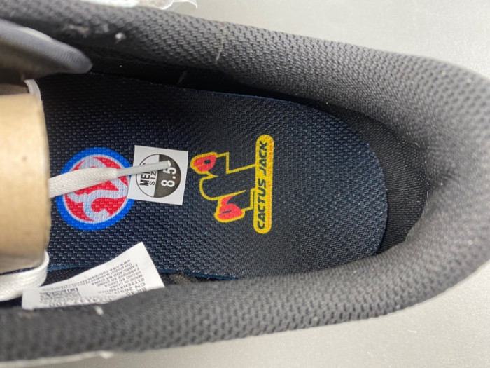 Travis Scott x Jordan Air Jordan 1 Low DZ4137-700