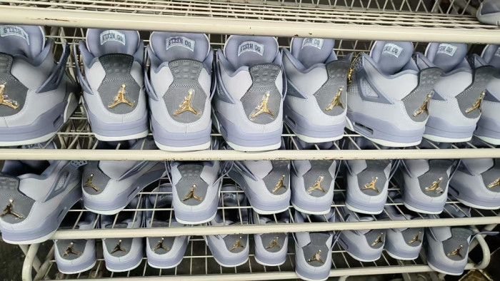 Air Jordan 4 UNC Tar Heels PE HV9204-407