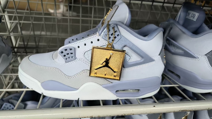 Air Jordan 4 UNC Tar Heels PE HV9204-407