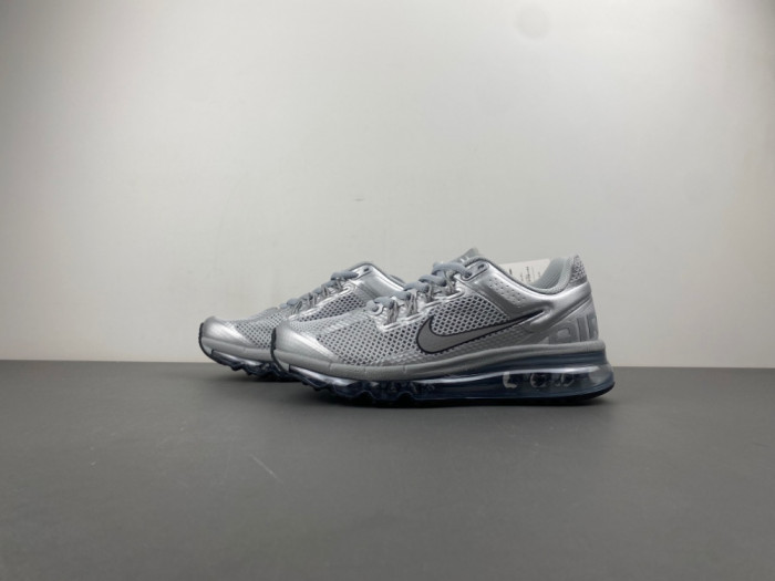 NK Air Max 2013 Goes Full Metalli HQ3025-001