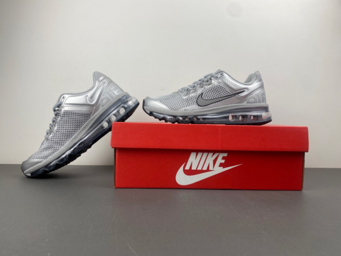 NK Air Max 2013 Goes Full Metalli HQ3025-001