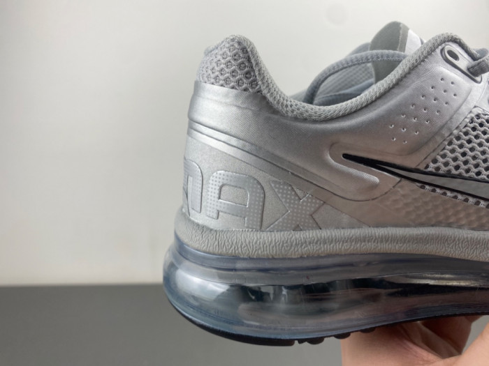 NK Air Max 2013 Goes Full Metalli HQ3025-001