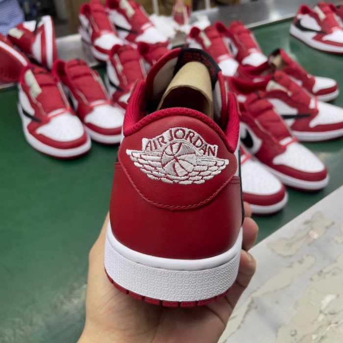 Travis Scott x Air Jordan 1 Low DM7866-101